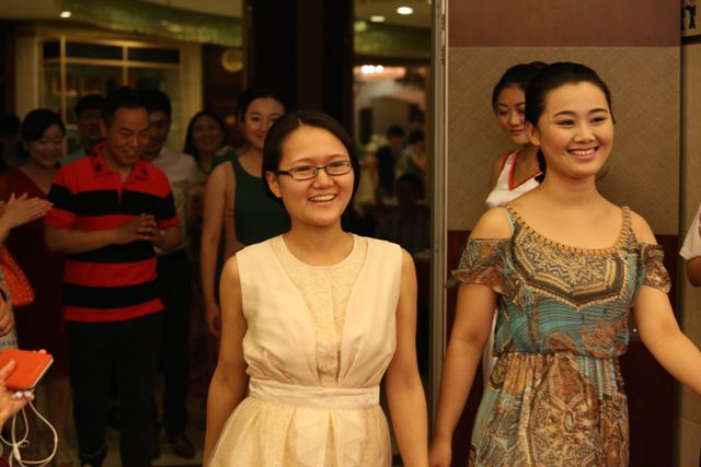 教育廣播主持人登臺(tái)：子楊、悠揚(yáng)