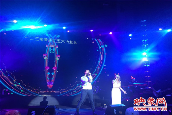 丁當現(xiàn)場分享了她的代表曲目，《猜不透》全場大合唱，歌手嚴爵充分展現(xiàn)創(chuàng)作型歌手的特點。