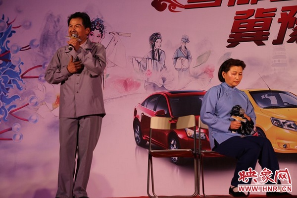 戲曲演員劉海功表演的《月下相會》經(jīng)典生動，詼諧幽默。