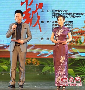 河南電臺娛樂976主持人張彤、月陽