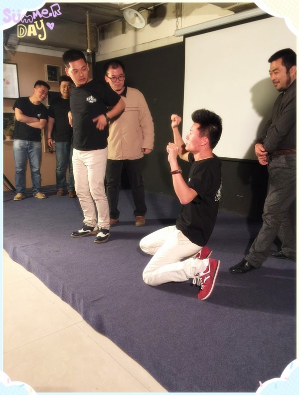 難度增加，連動作都由觀眾設(shè)定~行軍打仗中，路飛是有多怕死？
