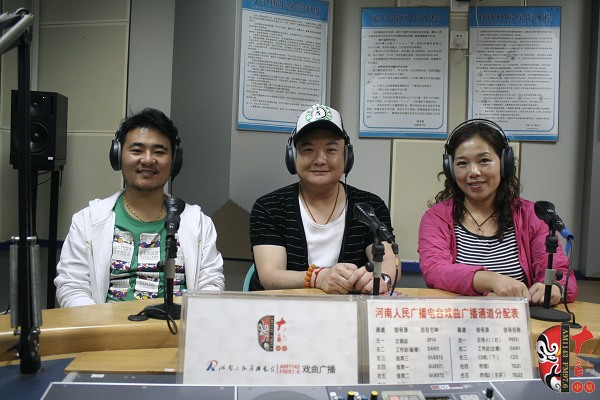 河南方言話語(yǔ)《老湯》主演、著名青年表演藝術(shù)家范軍等正在直播中。。。