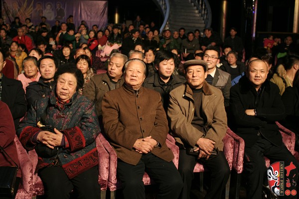著名豫劇表演藝術(shù)家、小生之帝王素君  著名豫劇表演藝術(shù)家、唐派傳人賈廷聚、楊志禮
