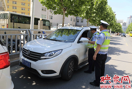 鄭州警方整治“黑車(chē)”