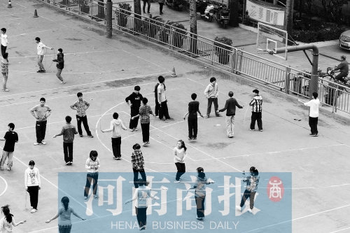 有學(xué)校擔(dān)心，個(gè)人進(jìn)校園鍛煉，安全隱患大
