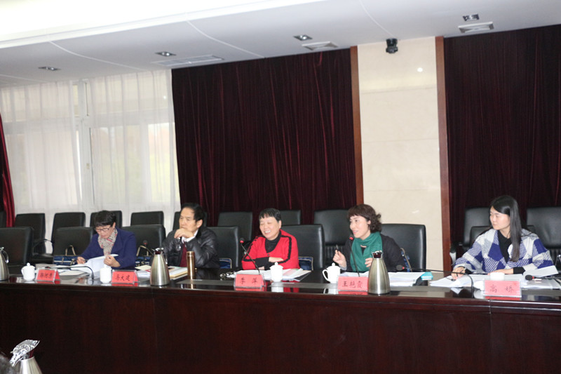 督導組專家進行了提問