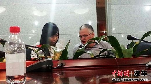 車主提供在維權(quán)過程中接觸德國技術(shù)人員的照片。