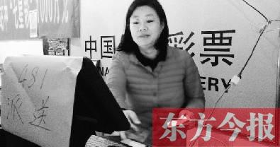 鄭州彩票店老板幫人買彩票中千萬(wàn)大獎(jiǎng) 還給彩民