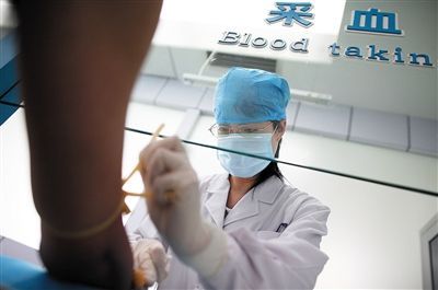 2010年5月，北京艾滋病毒攜帶者可以進(jìn)行快速檢測。新京報(bào)資料圖片 韓萌 攝