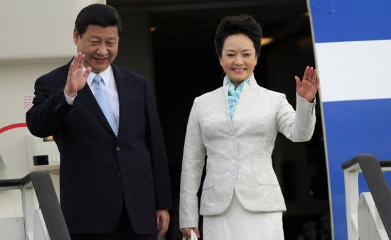 習近平和夫人彭麗媛在坦桑尼亞。資料圖