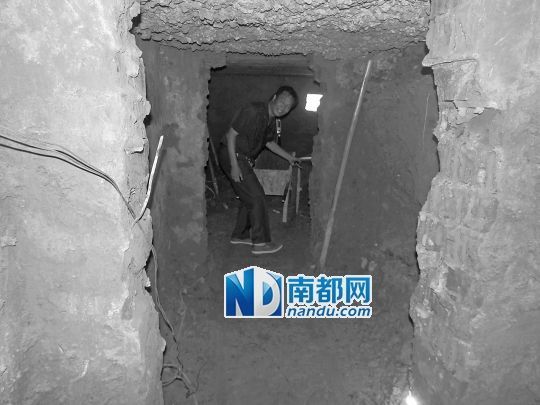 昨日，工人在地宮內(nèi)。CFP圖片
