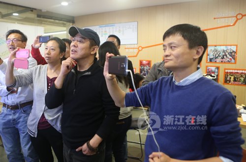 李連杰現(xiàn)身阿里巴巴，助陣雙十一。