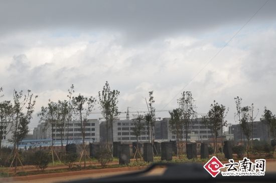 2010年11月的時候，爭議土地上已經(jīng)是密布的高樓群。