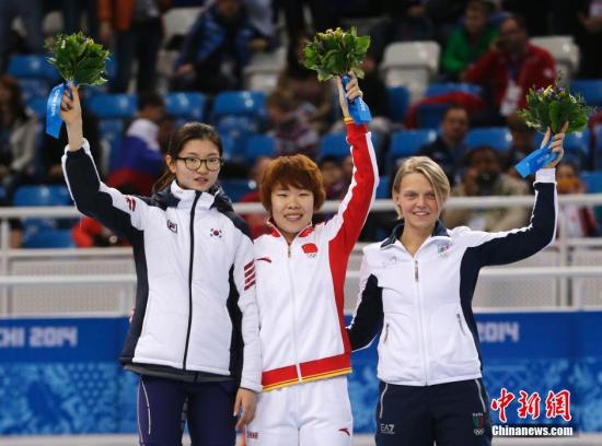 當(dāng)?shù)貢r間2月15日,索契冬奧會短道速滑女子1500米決賽中,中國選手周洋奪得冠軍,成功衛(wèi)冕。