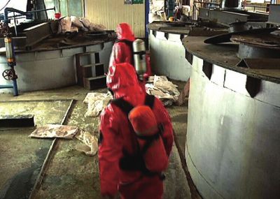 7日凌晨，青海省海東市平安縣鑫海資源開發(fā)有限責(zé)任公司元石山鎳鐵礦廠浸出車間內(nèi)發(fā)生有毒氣體中毒事故，造成2死6傷，醫(yī)院臨床判斷為疑似硫化氫中毒。目前有關(guān)部門正在調(diào)查有毒氣體來源。