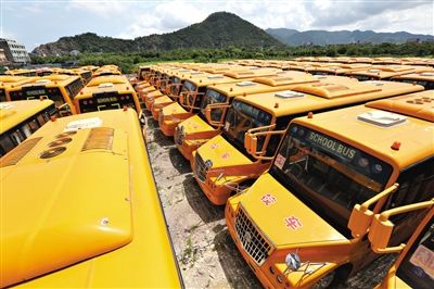8月28日，浙江溫嶺，擱置農(nóng)村近1年的校車。