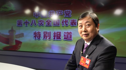 十八大代表，江蘇省江陰市華西村黨委書(shū)記、華西集團(tuán)董事長(zhǎng)吳協(xié)恩