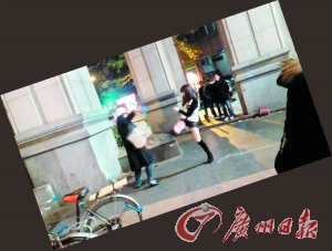 “保時捷女孩”踢腿救人。