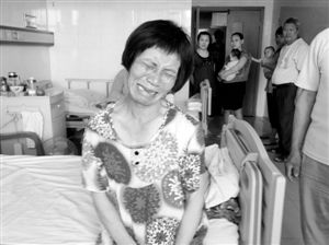 周小姐的母親哭訴：“女兒這一輩子全毀了?！? width=