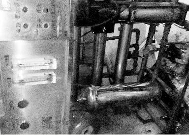 水站成販假重災區(qū) 漢陽某無證水廠使用的破舊設備。