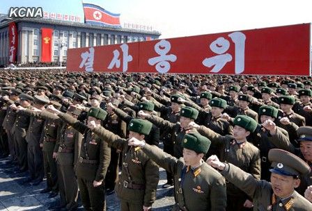 29日，平壤金日成廣場(chǎng)舉行軍民大會(huì)，對(duì)朝鮮人民軍最高司令部聲明表示支持。
