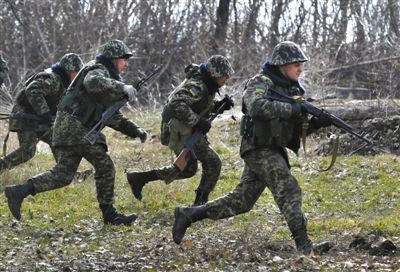 當?shù)貢r間3月21日，烏克蘭邊防部隊在俄烏邊境軍演。