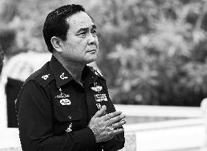 8月21日，巴育在泰國春武里府出席軍方活動。 新華社發(fā)