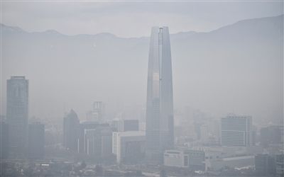 21日，智利首都圣地亞哥被霧霾籠罩。