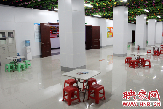 為了給市民納涼避暑創(chuàng)造舒適的環(huán)境，今年鄭州市人防辦加大了投入，對納涼點進行了升級改造