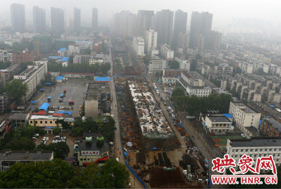 明年春節(jié)前高架橋部分道路將建成通車。