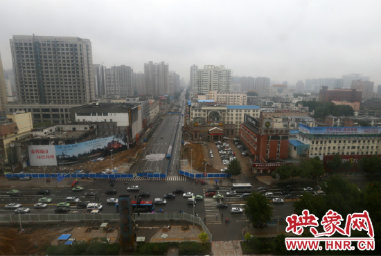 經(jīng)三路下穿金水路隧道工程已經(jīng)開始封閉施工。