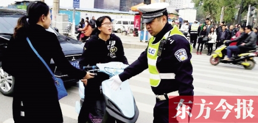 昨日，鄭州市交巡警“百日行動(dòng)”首日