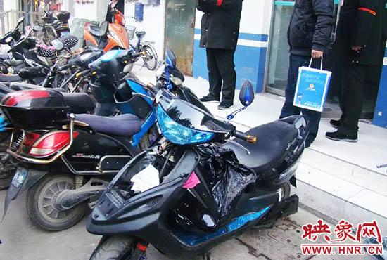 被撬的電動車。