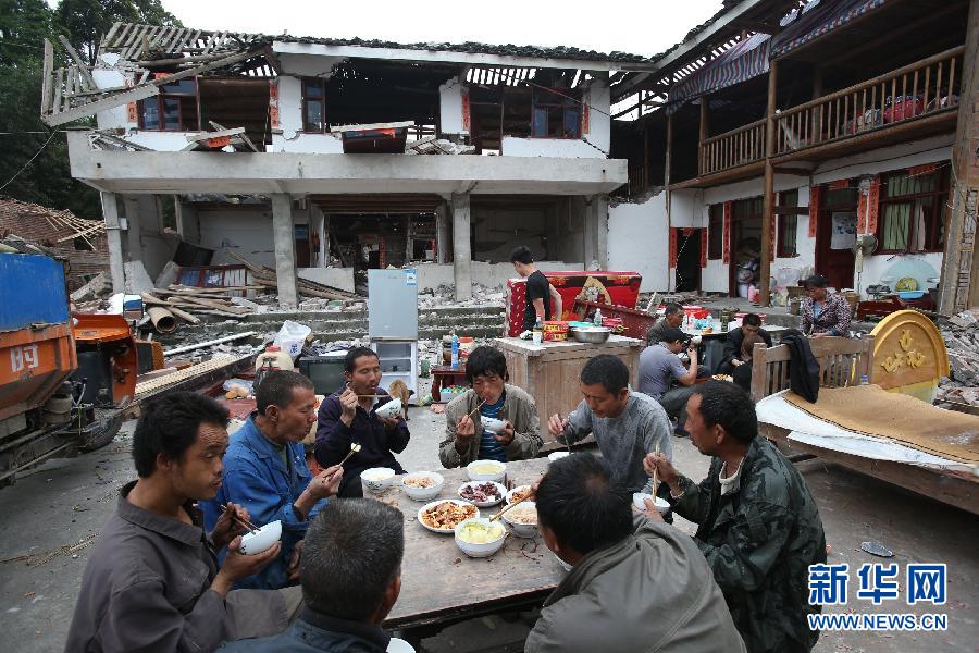 直擊震區(qū)：生活，依然在繼續(xù)