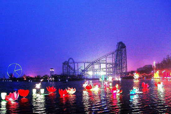 世紀(jì)歡樂園公益圣誕　一票能進(jìn)兩次