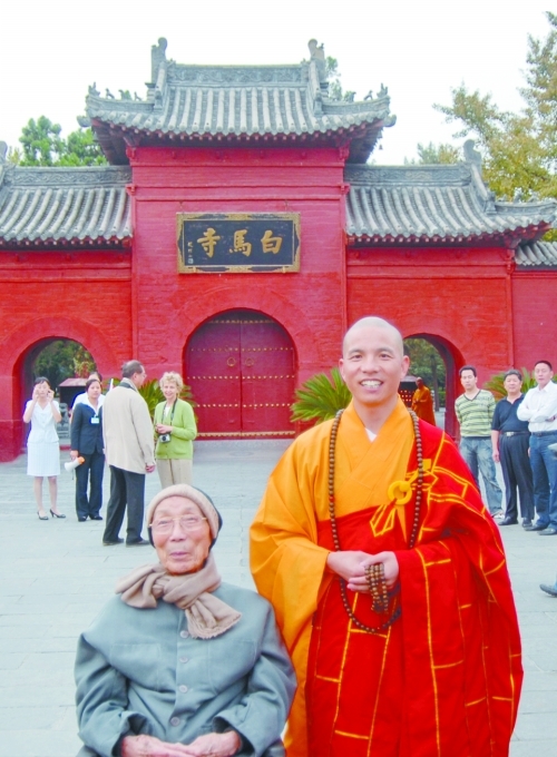 邵逸夫百歲游河南：龍門(mén)石窟、白馬寺曾留下足跡