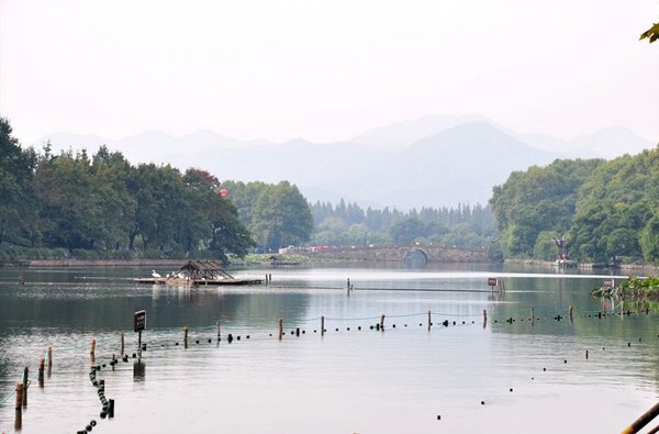 見(jiàn)證浪漫愛(ài)情 盤點(diǎn)中國(guó)浪漫愛(ài)情橋