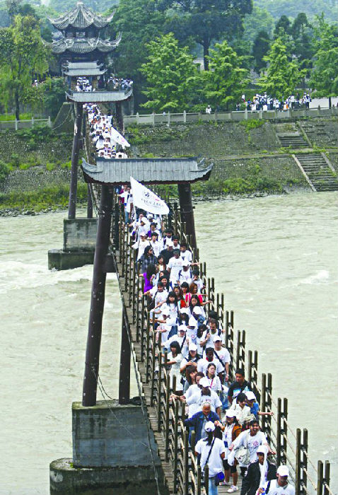 見(jiàn)證浪漫愛(ài)情 盤點(diǎn)中國(guó)浪漫愛(ài)情橋