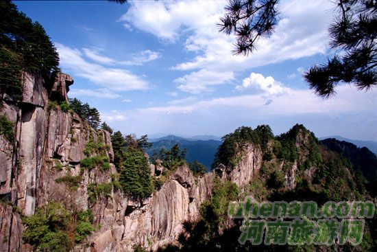 內(nèi)鄉(xiāng)寶天曼世界生物圈保護區(qū)對中小學(xué)生免費