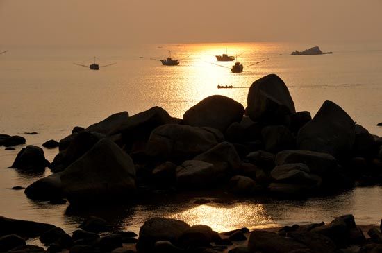 　　夕陽(yáng)漁歌