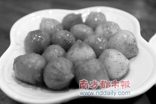 碧紗籠的水晶包,帶著咖啡味。