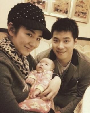 黃奕黃毅清昔日恩愛照