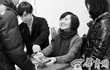 1月19日，柴靜在西安簽售新書《看見》時和讀者交流。