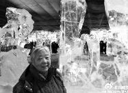 鄭淵潔為81歲母親所拍圖片。