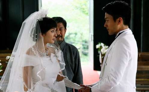 楊冪劉愷威婚紗造型。