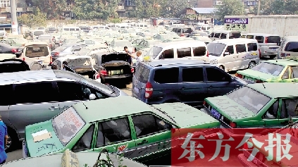 國慶期間，鄭州市客運(yùn)管理處查處的大批非法營運(yùn)車輛