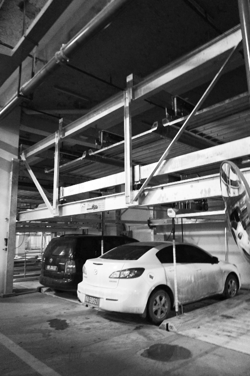 蘇荷立體式公共停車場(chǎng)去年12月開始使用，有384個(gè)車位。