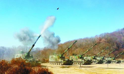 延坪島炮擊事件3周年之際，朝韓間口水仗不斷。圖為韓軍21日舉行應對挑釁訓練。