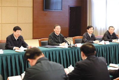 3月25日，王岐山在山東省臨沂市蒙陰縣主持召開(kāi)蒙陰縣委常委擴(kuò)大會(huì)議。