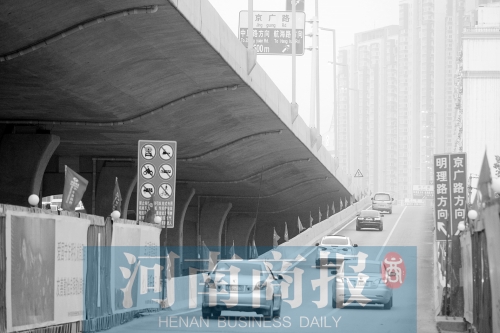 隴海路高架大學(xué)路南側(cè)西向東上橋匝道，后天就要封閉了